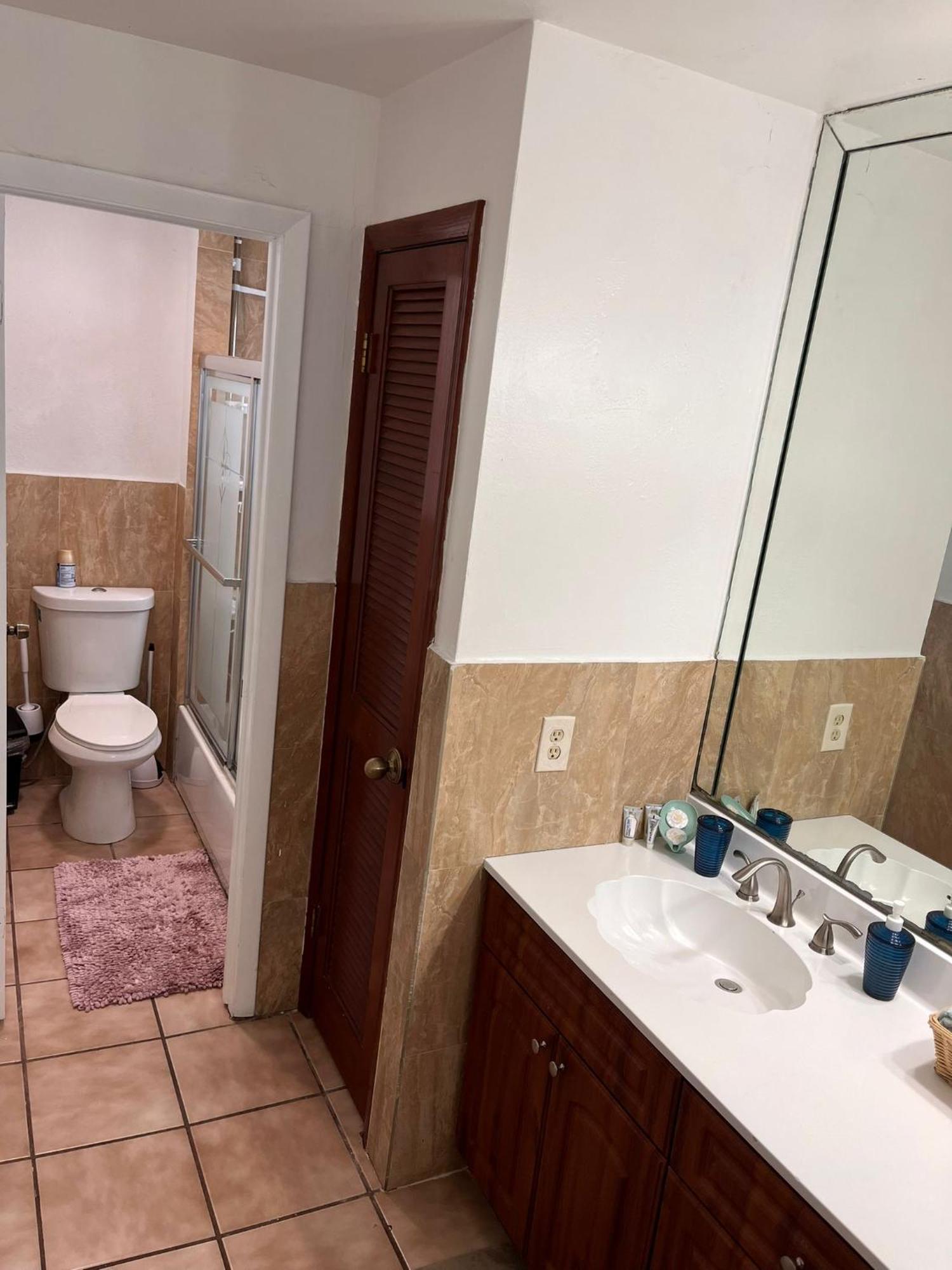 Privatunterkunft Spanish Style House - Free Parking *