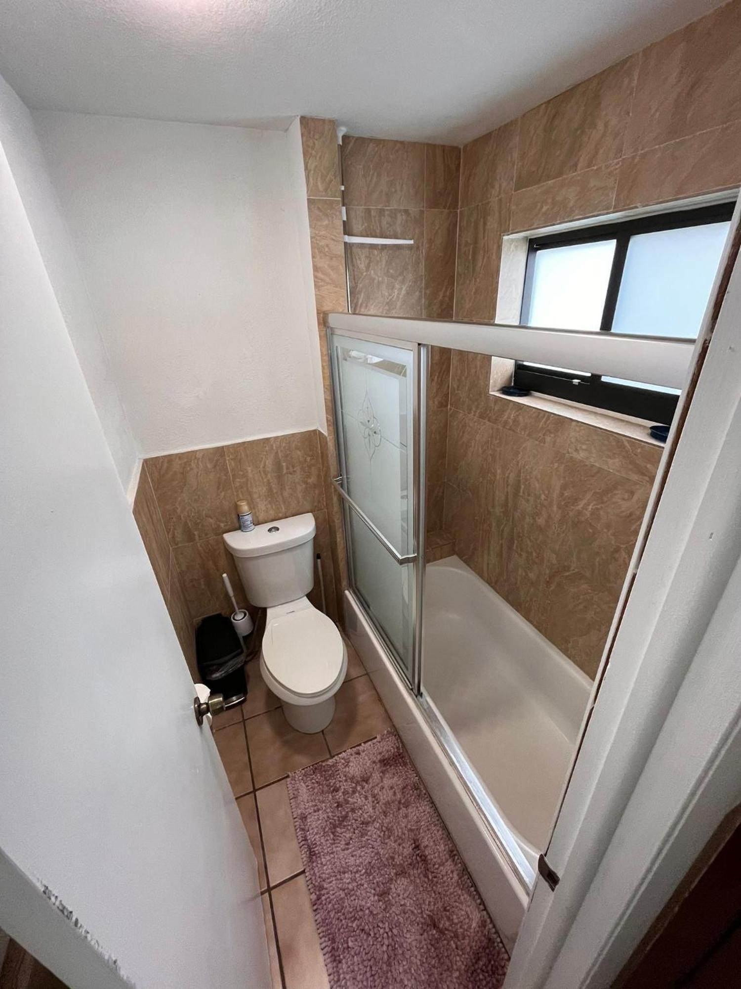 Privatunterkunft Spanish Style House - Free Parking *